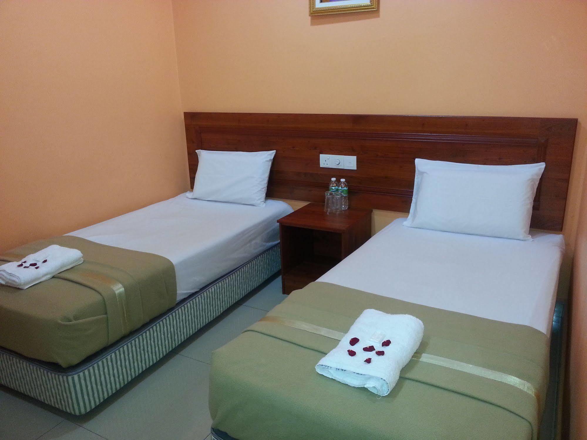 Bercam Times Inn Hotel Ипох Екстериор снимка