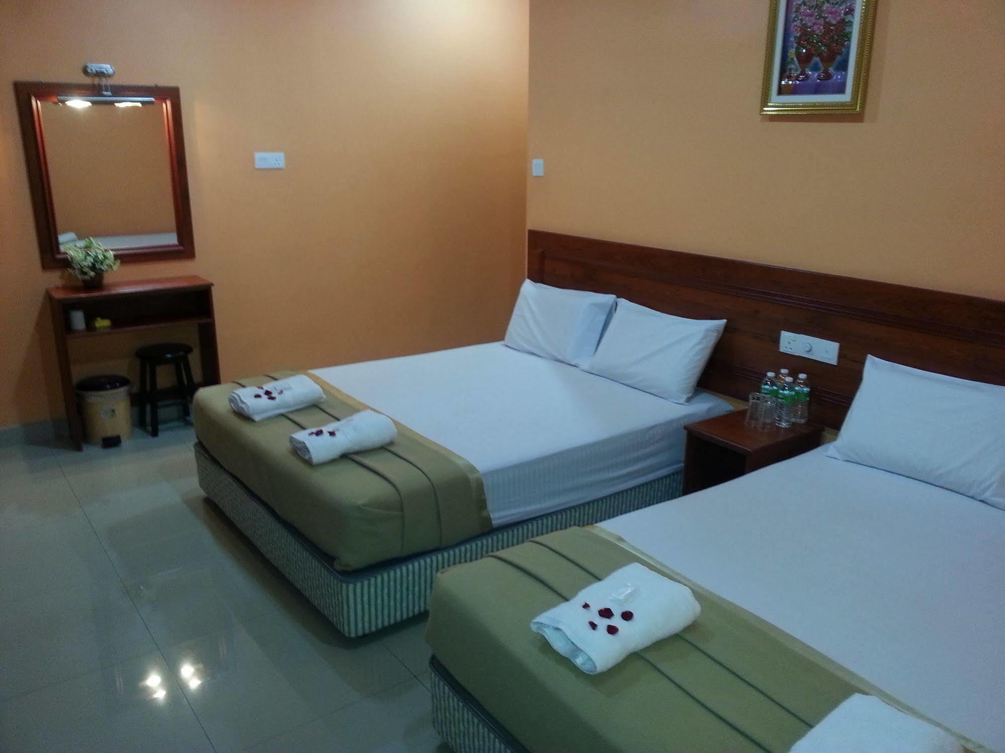 Bercam Times Inn Hotel Ипох Екстериор снимка